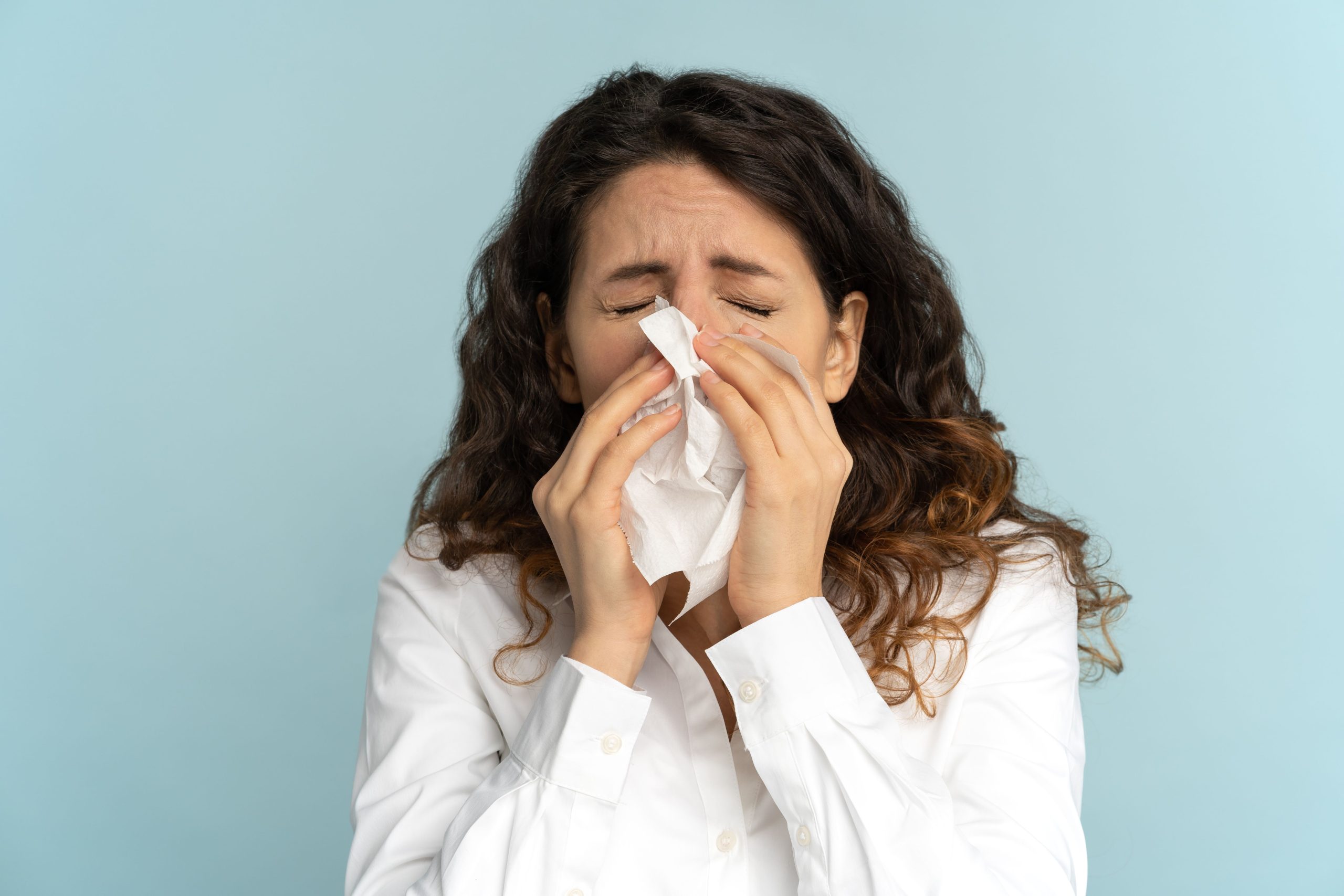 Read more about the article Natural Allergy Relief Solutions from Bethel Pharmacy