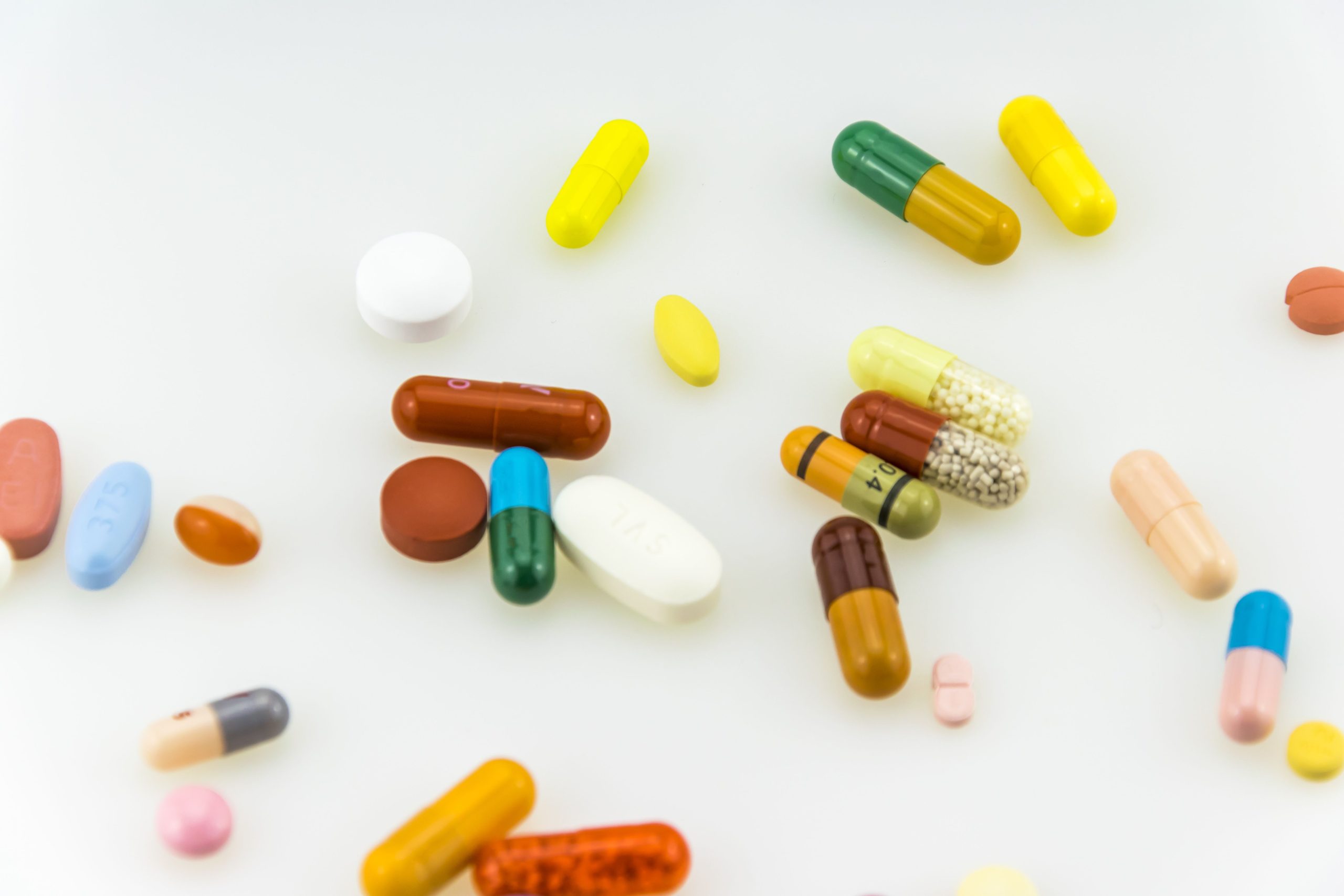 Read more about the article Understanding Generic vs. Brand Name Medications